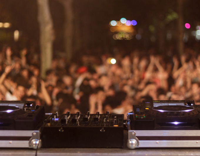 Celebrity BFFs: the Ultimate Hack